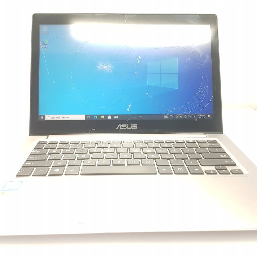 Asus ZenBook 13 UX303U "Core i7" 2.50GHz 8GB RAM 128GB SSD Cracked Screen Brown
