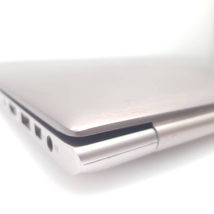 Asus ZenBook 13 UX303U "Core i7" 2.50GHz 8GB RAM 128GB SSD Cracked Screen Brown