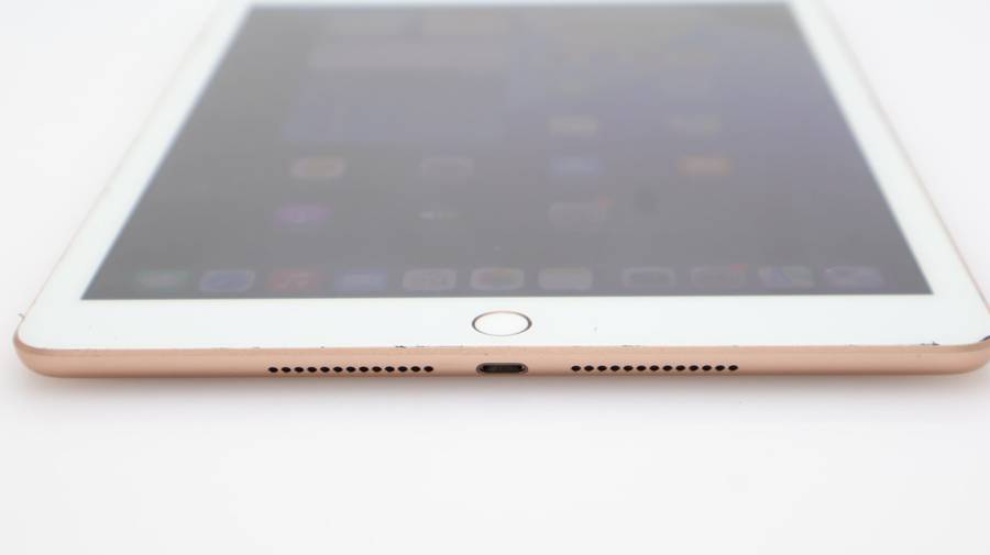 iPad 10.2" 8th Gen ( Wi-Fi/Cellular) 128GB Minor Back Light Issue Rose Gold