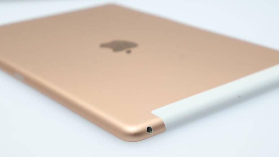 iPad 10.2" 8th Gen ( Wi-Fi/Cellular) 128GB Minor Back Light Issue Rose Gold