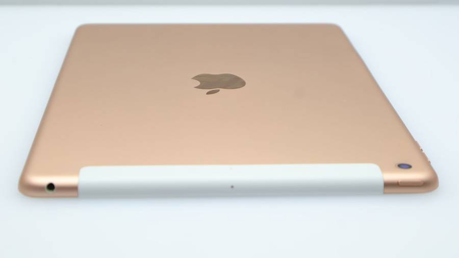 iPad 10.2" 8th Gen ( Wi-Fi/Cellular) 128GB Minor Back Light Issue Rose Gold
