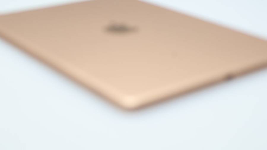 iPad 10.2" 8th Gen ( Wi-Fi/Cellular) 128GB Minor Back Light Issue Rose Gold