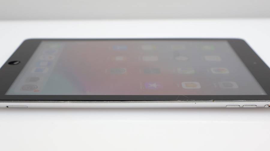 iPad Air 32GB (Wi-Fi/ Cellular) Front Camera And Home Button Issue Silver