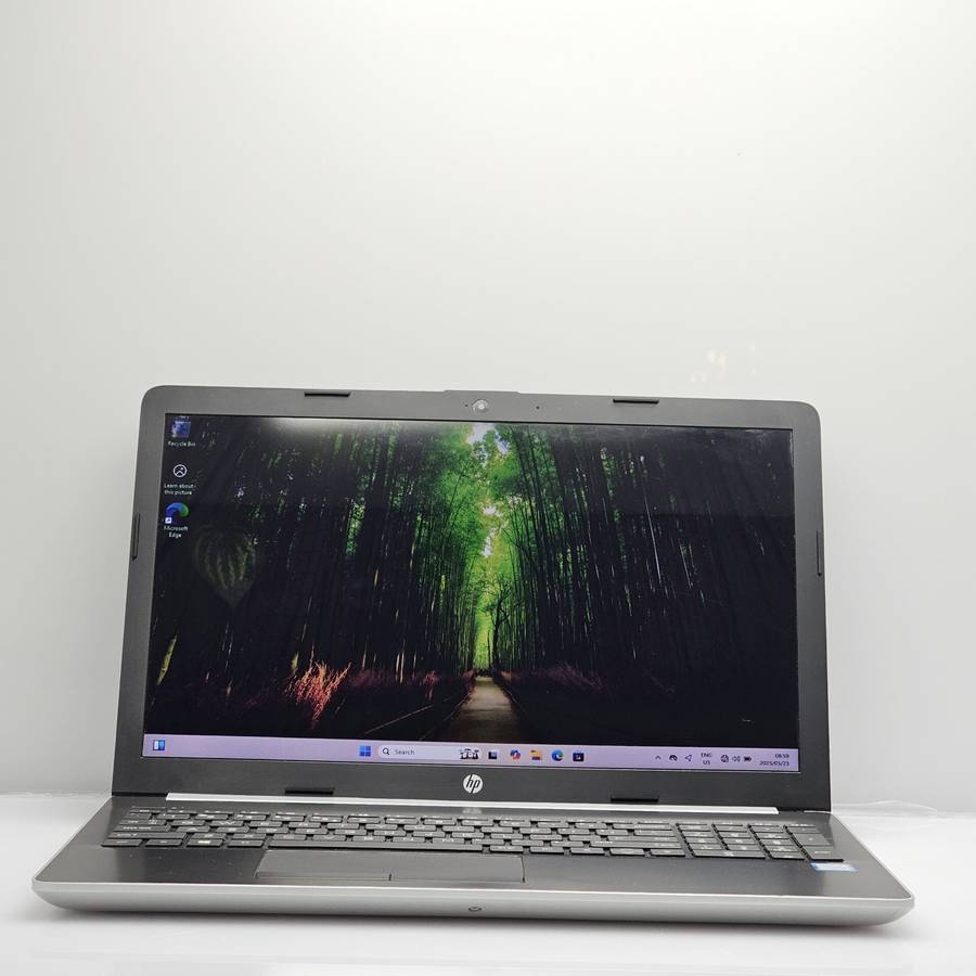 HP 15-da0030ni "Core i5" 1.60GHz 8GB RAM 256GB SSD Silver