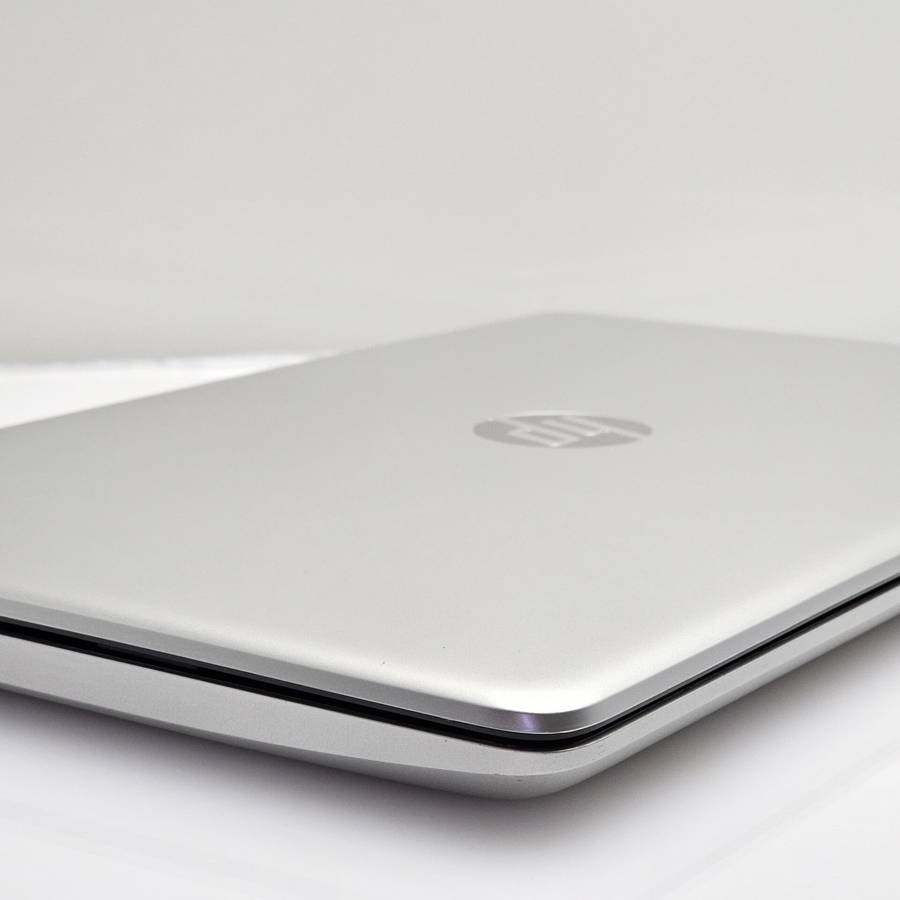 HP 15-da0030ni "Core i5" 1.60GHz 8GB RAM 256GB SSD Silver