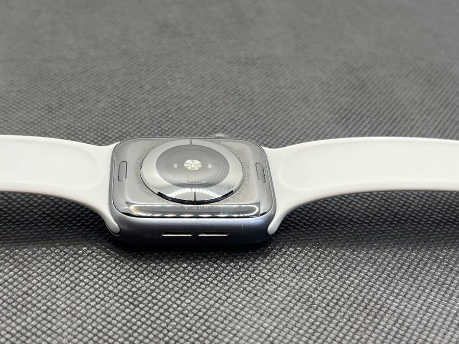 Apple Watch Series 5 44mm GPS Only | Dead Pixels | Space Gray (3 Month Warranty) - With Grey Straps