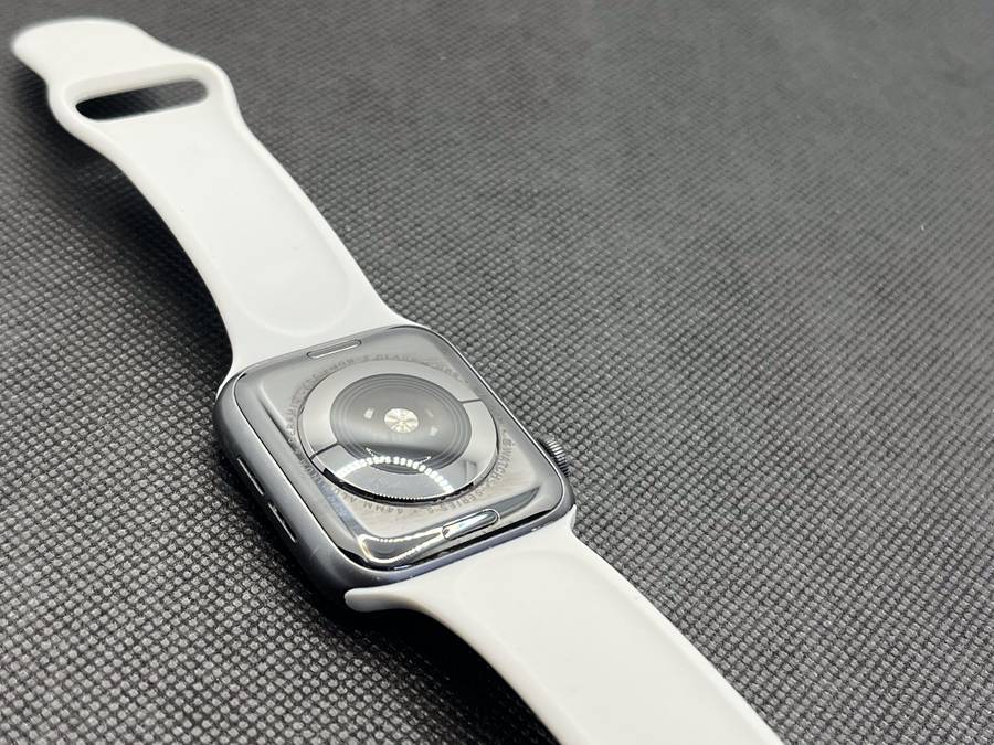 Apple Watch Series 5 44mm GPS Only | Dead Pixels | Space Gray (3 Month Warranty) - With Grey Straps