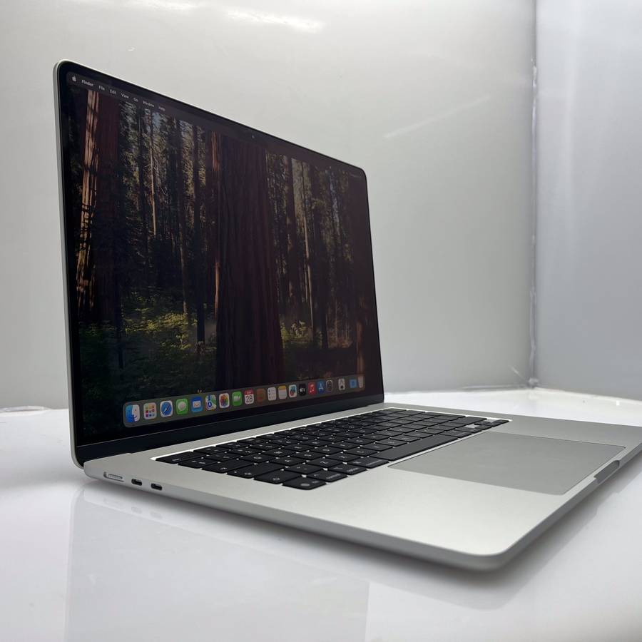 Apple MacBook Air "M4" 15-Inch 16GB RAM 256GB SSD Silver (12 Month Warranty)