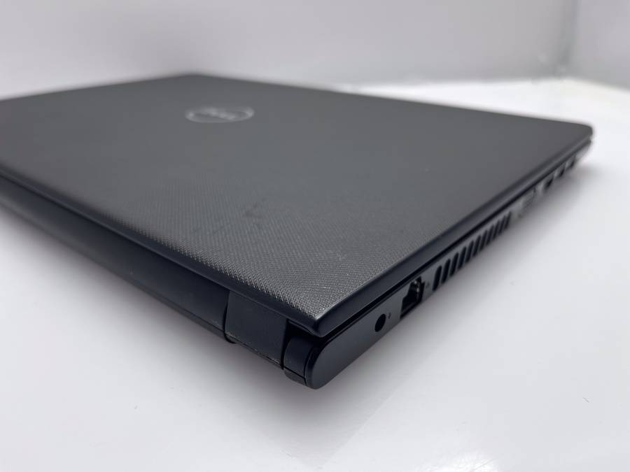 Dell Vostro 15 7th Gen "Core i3" 2.30GHz 8GB RAM 256GB SSD Black - Minor Bright Spots