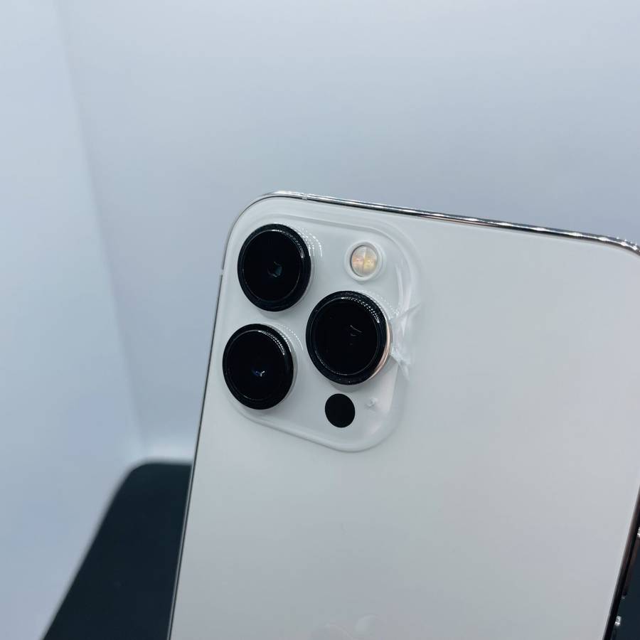 Apple iPhone 13 Pro Max 128GB Silver (12 Month Warranty)  Chipped Camera
