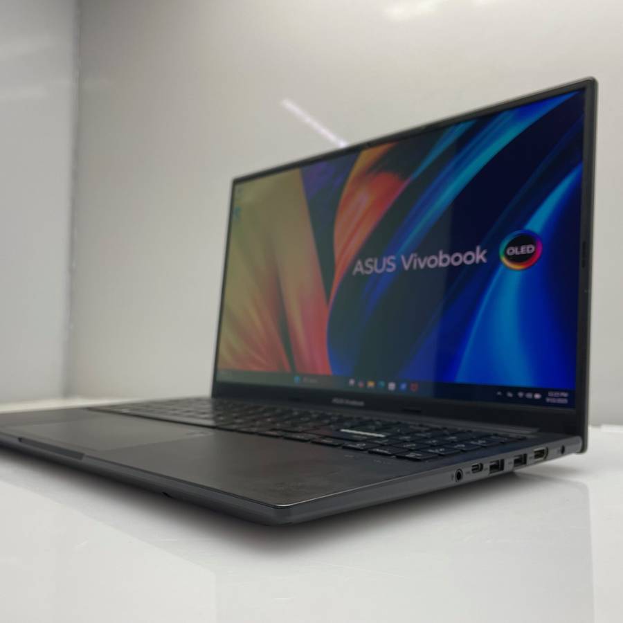 Ausus VivoBook X1505Z "Core i7" 16GB RAM 512GB SSD OLED LCD Black