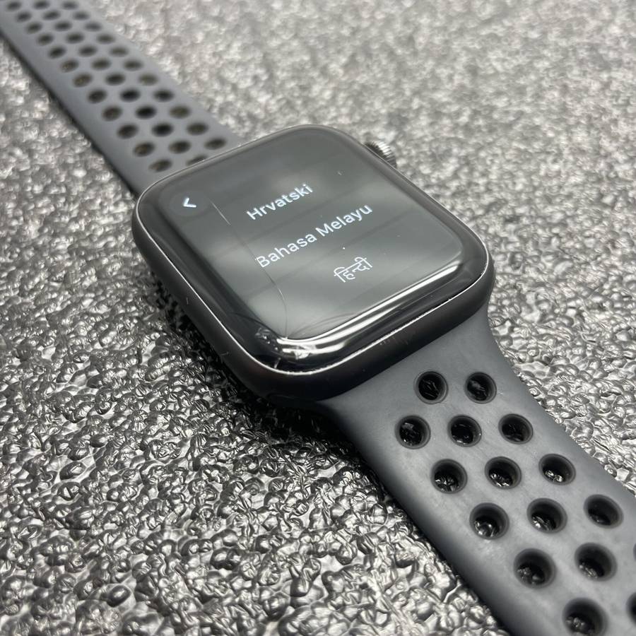 Apple Watch Series 5 44mm GPS Only Aluminum Space Grey - With Black Nike Straps - Cracked Screen