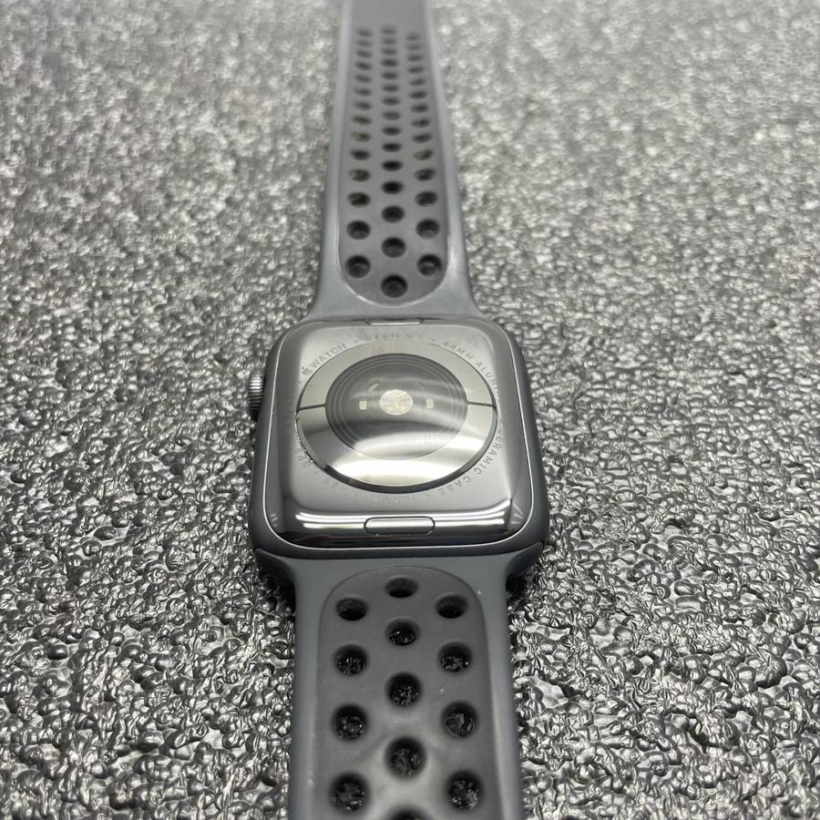 Apple Watch Series 5 44mm GPS Only Aluminum Space Grey - With Black Nike Straps - Cracked Screen