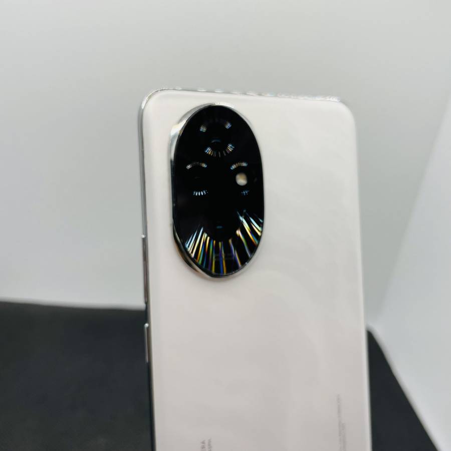 Honor 200 512GB Moonlight White (3 Month Warranty) - Cracked Camera And Minor LCD Burn