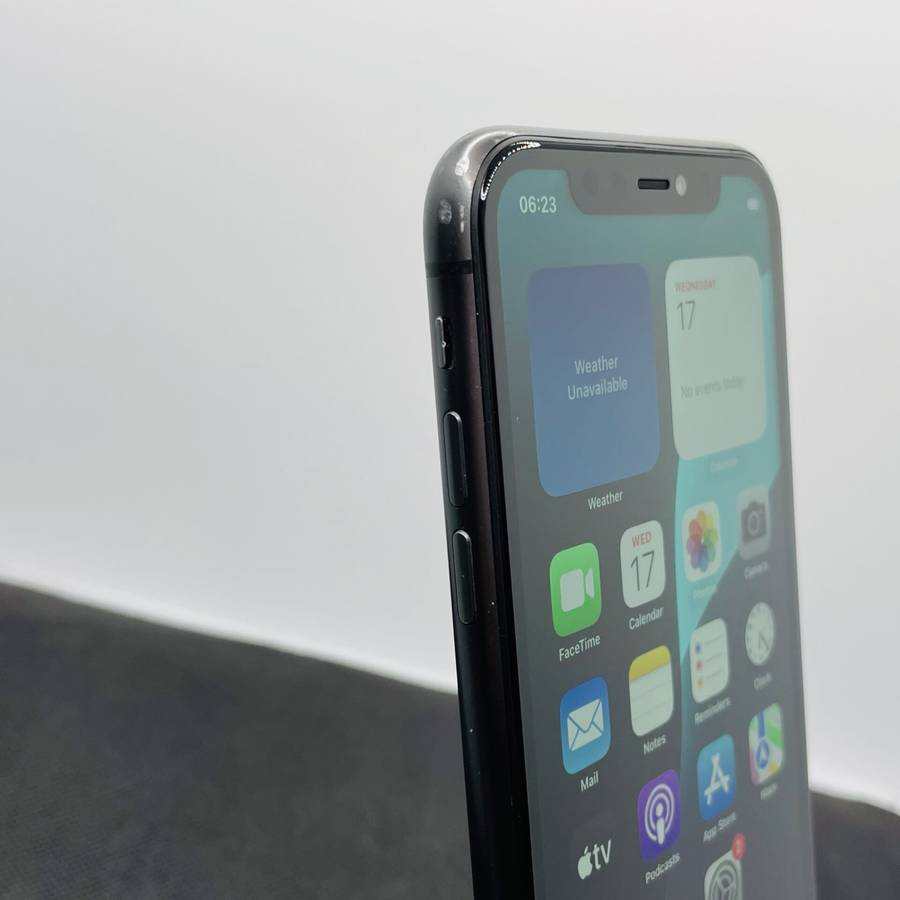 Apple iPhone 11 64GB Black (6 Month Warranty)