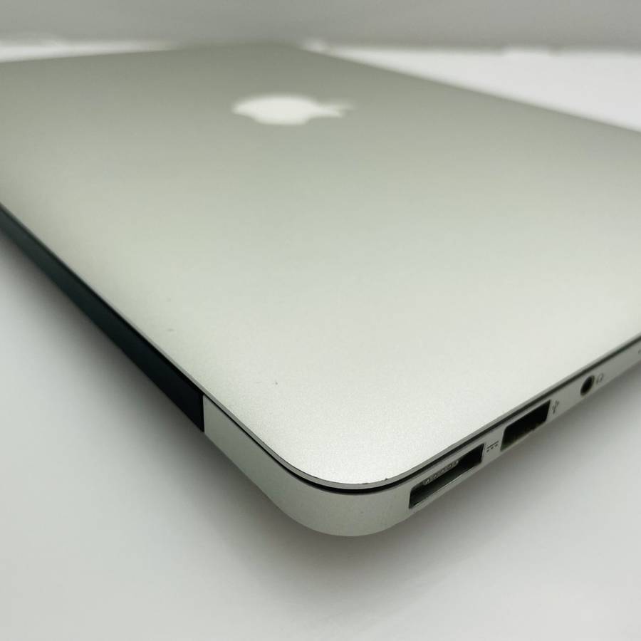 Apple MacBook Air 13-Inch Core i5 1.8GHz (2017) 8GB RAM 128GB SSD Silver (3 Month Warranty)...