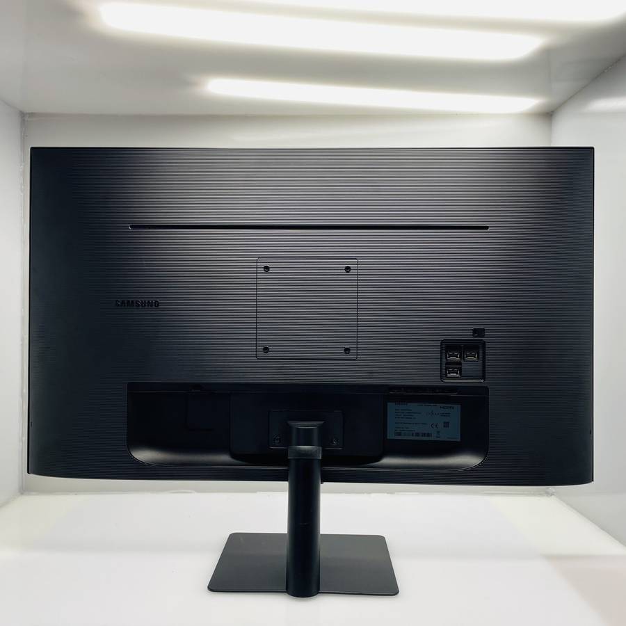 Samsung UHD Smart Monitor 32-inch Black (3 Month Warranty)