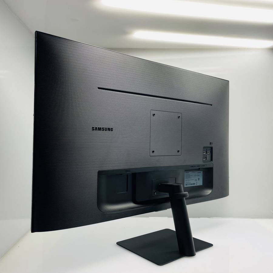 Samsung UHD Smart Monitor 32-inch Black (3 Month Warranty)