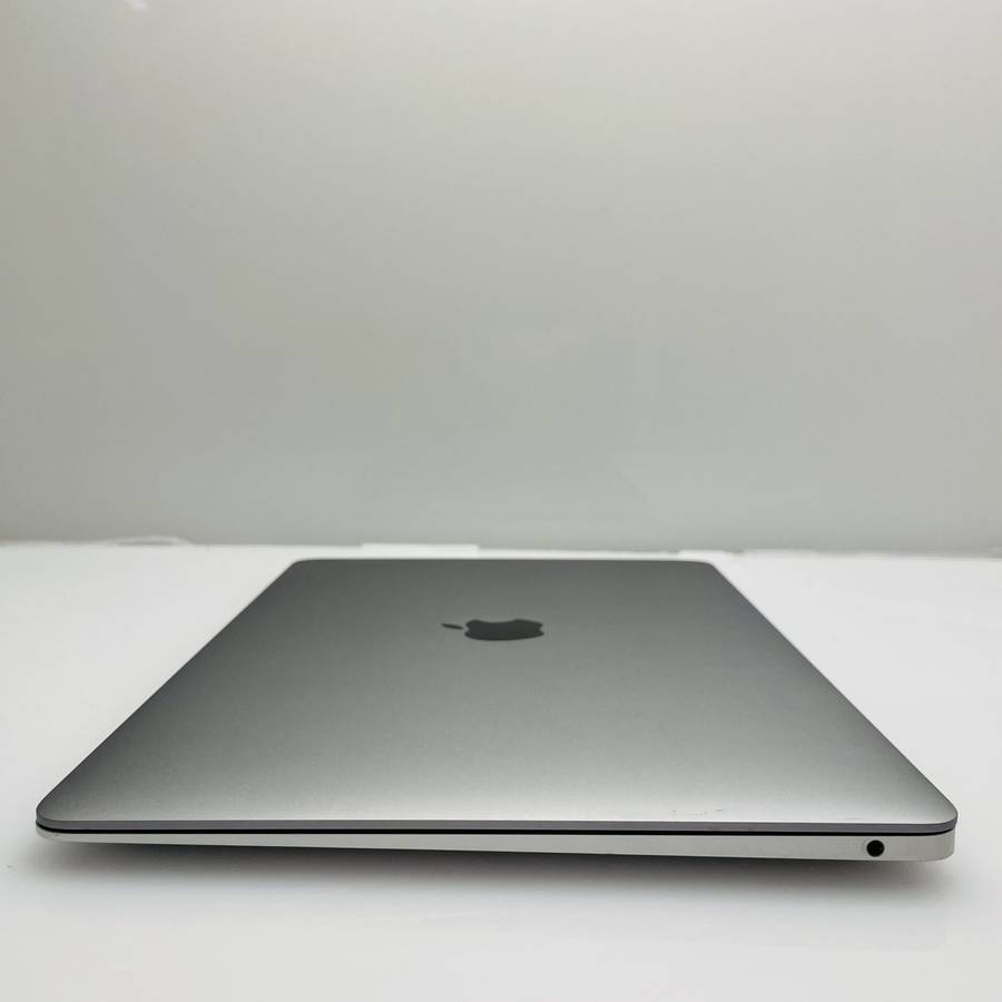 Apple MacBook Air M1 13-Inch 8 GPU/7 CPU (2020) 8GB RAM 256GB SSD Space Gray/Silver (12 Mon...