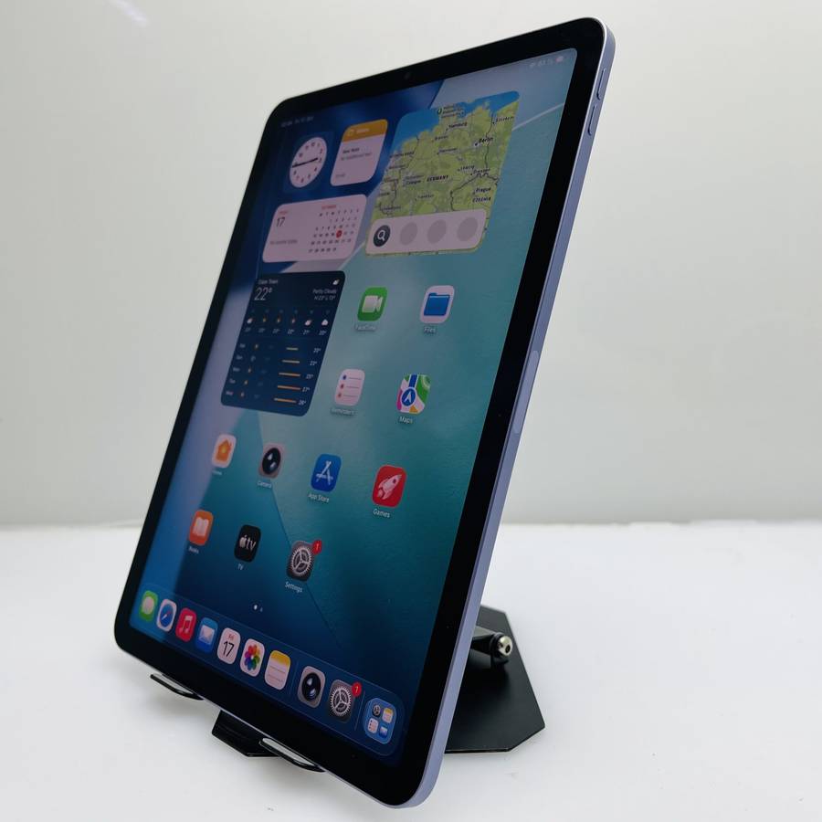 Apple iPad Air M1 5th Gen (WiFi Only) 64GB Space Grey - Bright Spots - (Grade B)