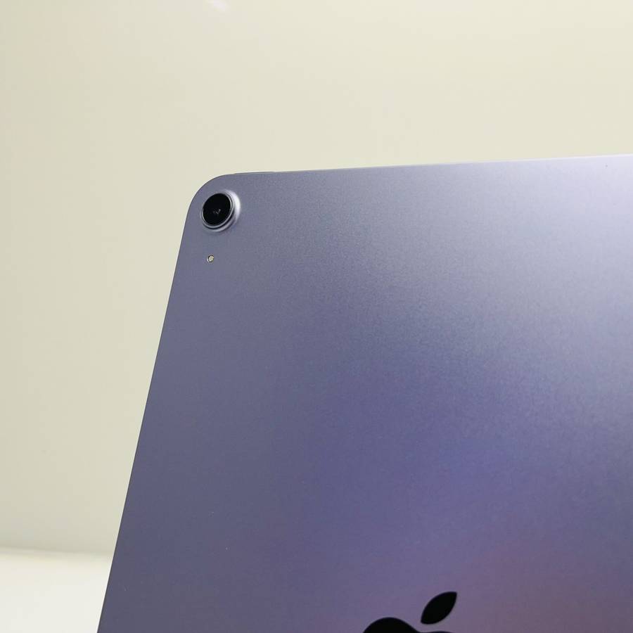 Apple iPad Air M1 5th Gen (WiFi Only) 64GB Space Grey - Bright Spots - (Grade B)