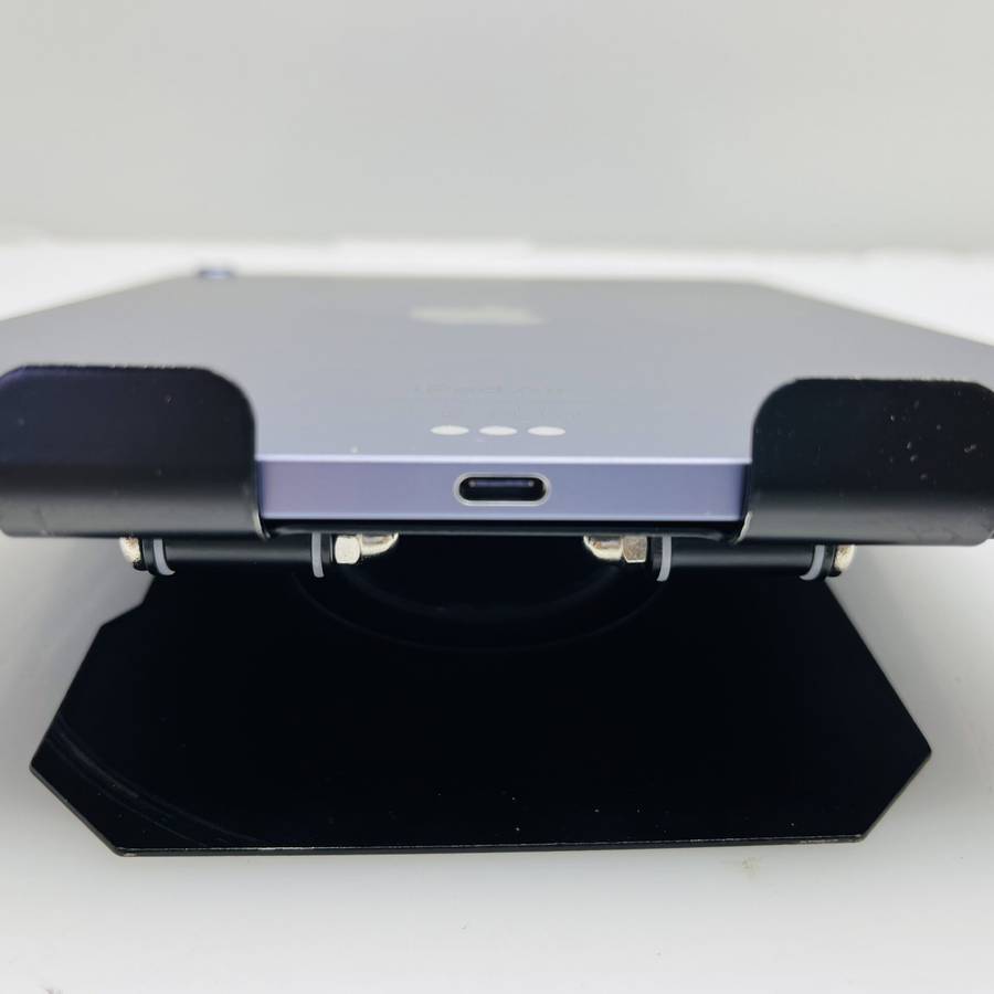 Apple iPad Air M1 5th Gen (WiFi Only) 64GB Space Grey - Bright Spots - (Grade B)