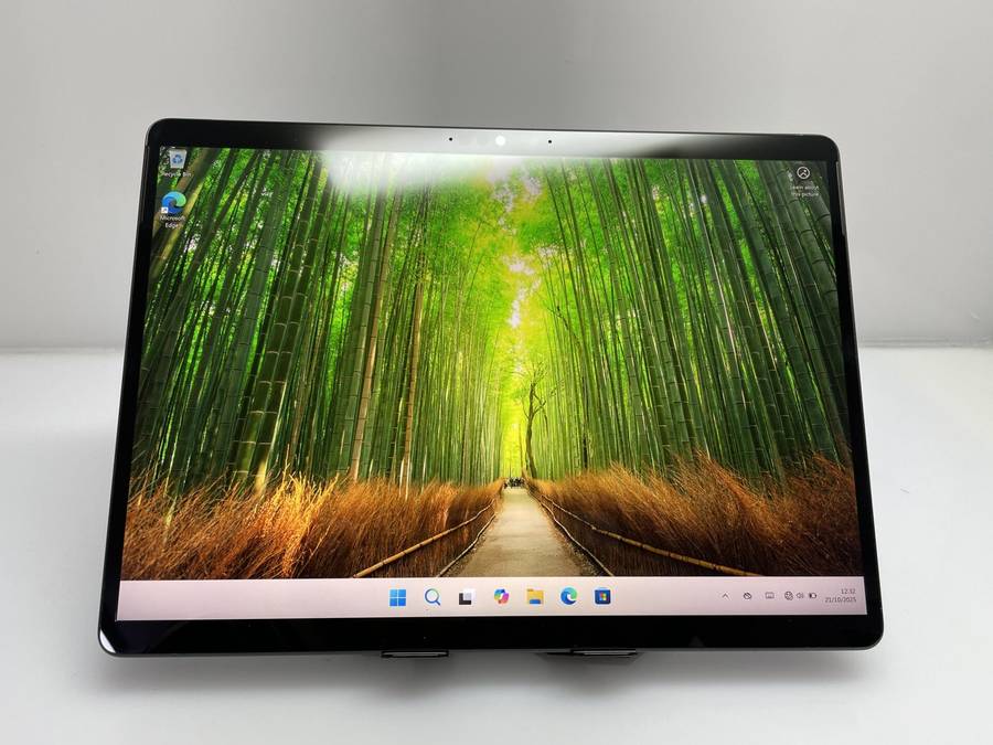 Microsoft Surface Pro 8 11th Gen "Core" i7 3.00GHz 16GB RAM 512GB SSD Graphite (Grade B) - Minor ...