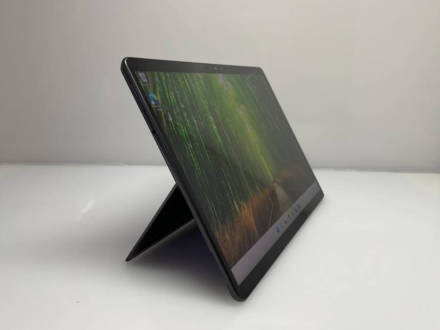 Microsoft Surface Pro 8 11th Gen "Core" i7 3.00GHz 16GB RAM 512GB SSD Graphite (Grade B) - Minor ...
