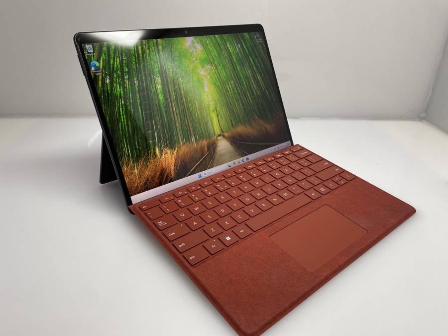 Microsoft Surface Pro 8 11th Gen "Core" i7 3.00GHz 16GB RAM 512GB SSD Graphite (Grade B) - Minor ...