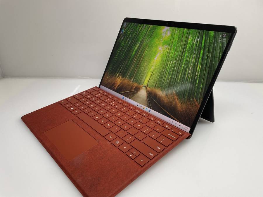 Microsoft Surface Pro 8 11th Gen "Core" i7 3.00GHz 16GB RAM 512GB SSD Graphite (Grade B) - Minor ...