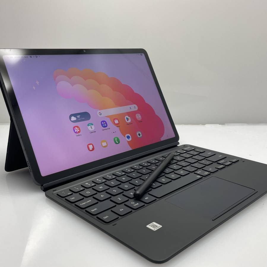 Samsung Galaxy Tab S8 (Wifi and 5G) 256GB Graphite (12 Month Warranty) + Keyboard Cover Bundle Va...