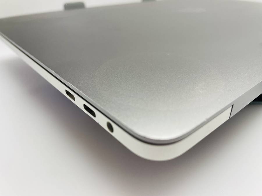 Apple MacBook Pro 15-Inch Core i7 2.60GHz (Touch/2019) 16GB RAM 256GB SSD Grey/Silver - (Gr...