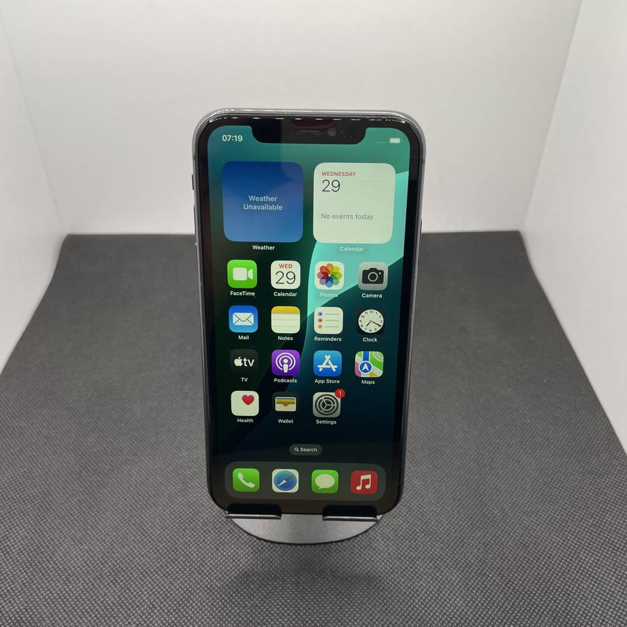 Apple iPhone 11 128GB Black (6 Month Warranty) - Chipped Camera