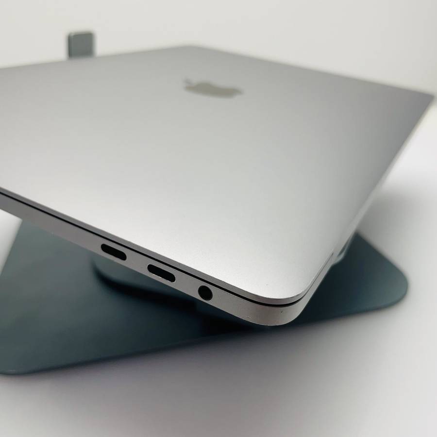 Apple MacBook Pro 13-Inch Core i5 3.1GHz (Touch/Mid-2017) 8GB RAM 512GB SSD Space Gray (6 M...