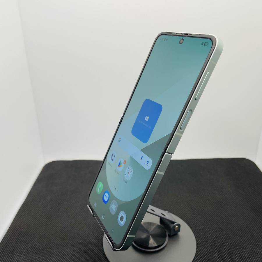 Samsung Galaxy Z Flip 6 256GB Mint  (Grade B)