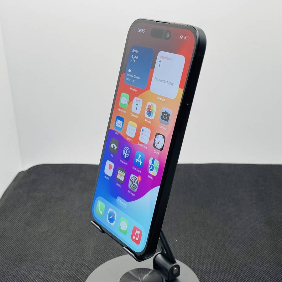 Apple iPhone 15 128GB Black (12 Month Warranty)