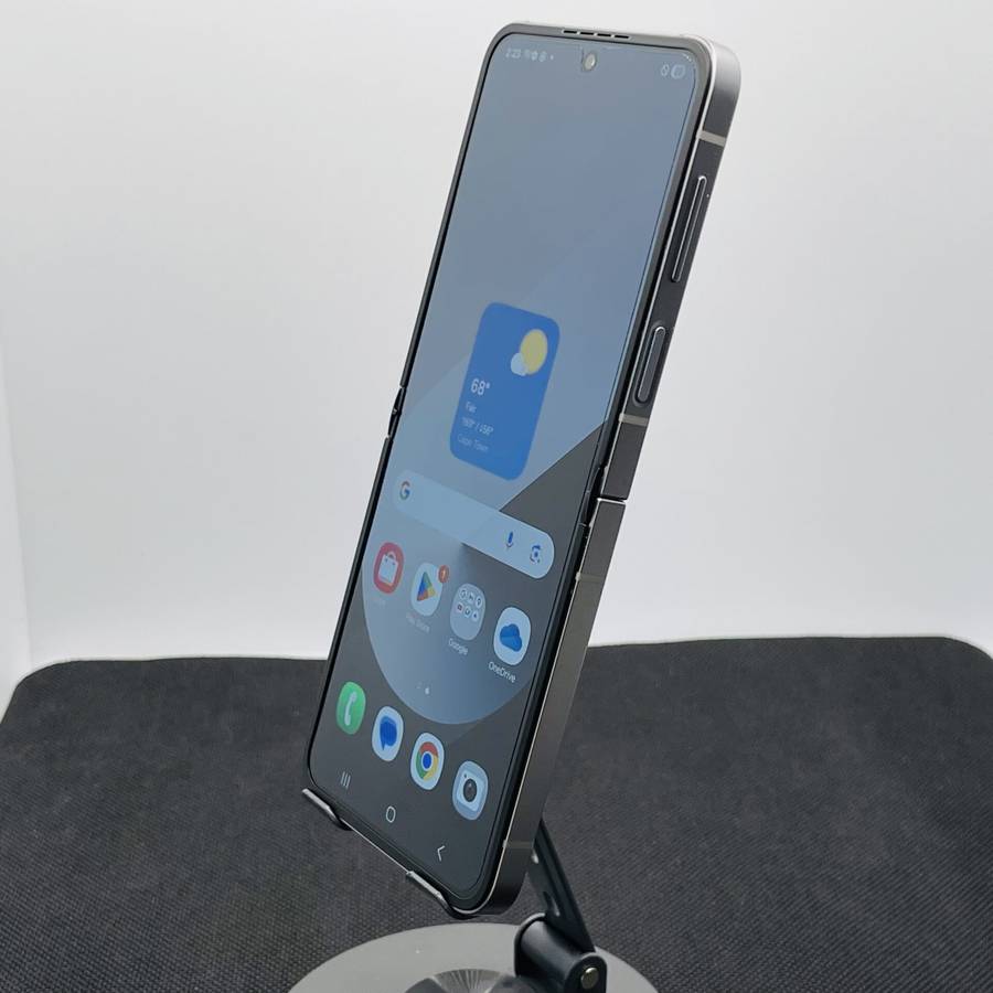Samsung Galaxy Z Flip 6 256GB Silver Shadow (6 Month Warranty)