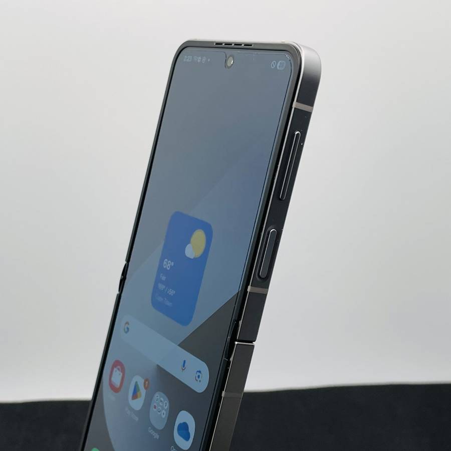 Samsung Galaxy Z Flip 6 256GB Silver Shadow (6 Month Warranty)