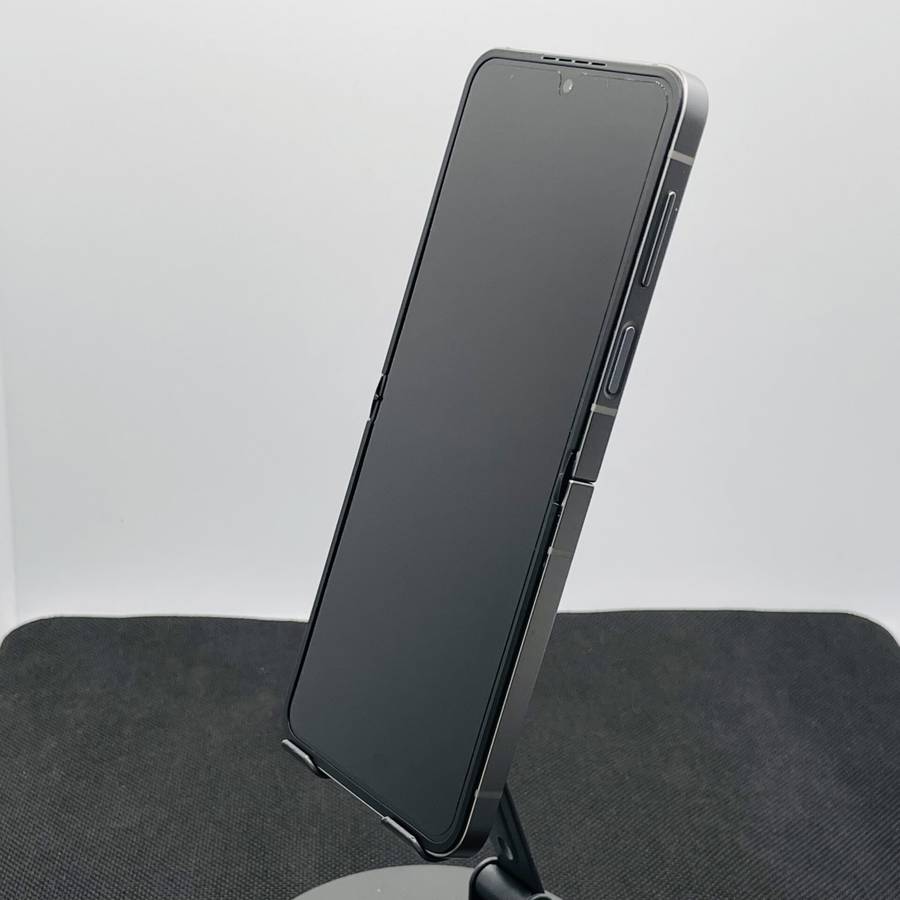 Samsung Galaxy Z Flip 6 256GB Silver Shadow (6 Month Warranty)