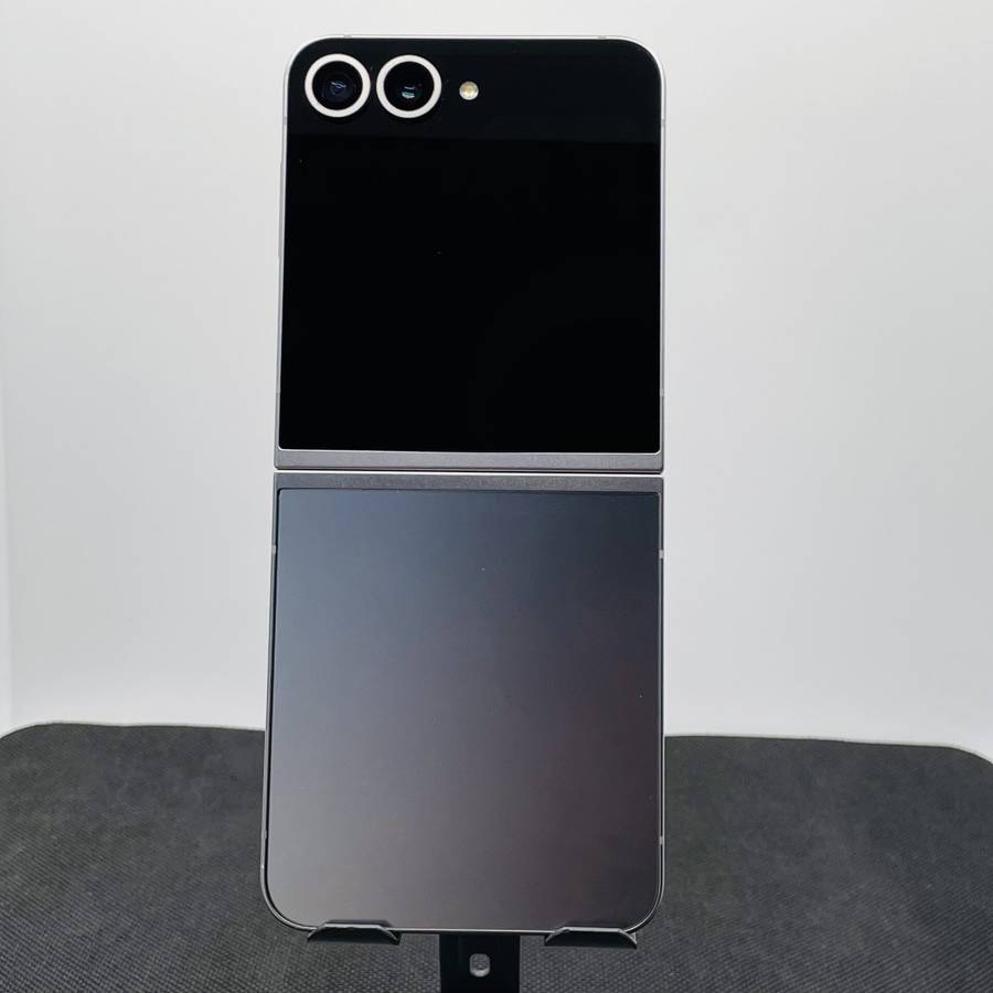 Samsung Galaxy Z Flip 6 256GB Silver Shadow (6 Month Warranty)