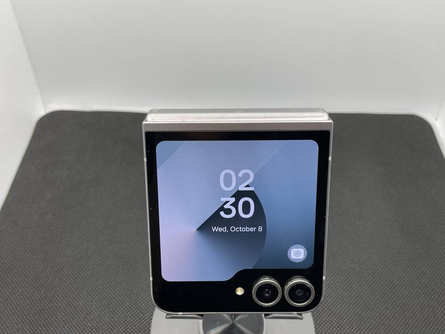 Samsung Galaxy Z Flip 6 256GB Silver Shadow (6 Month Warranty)
