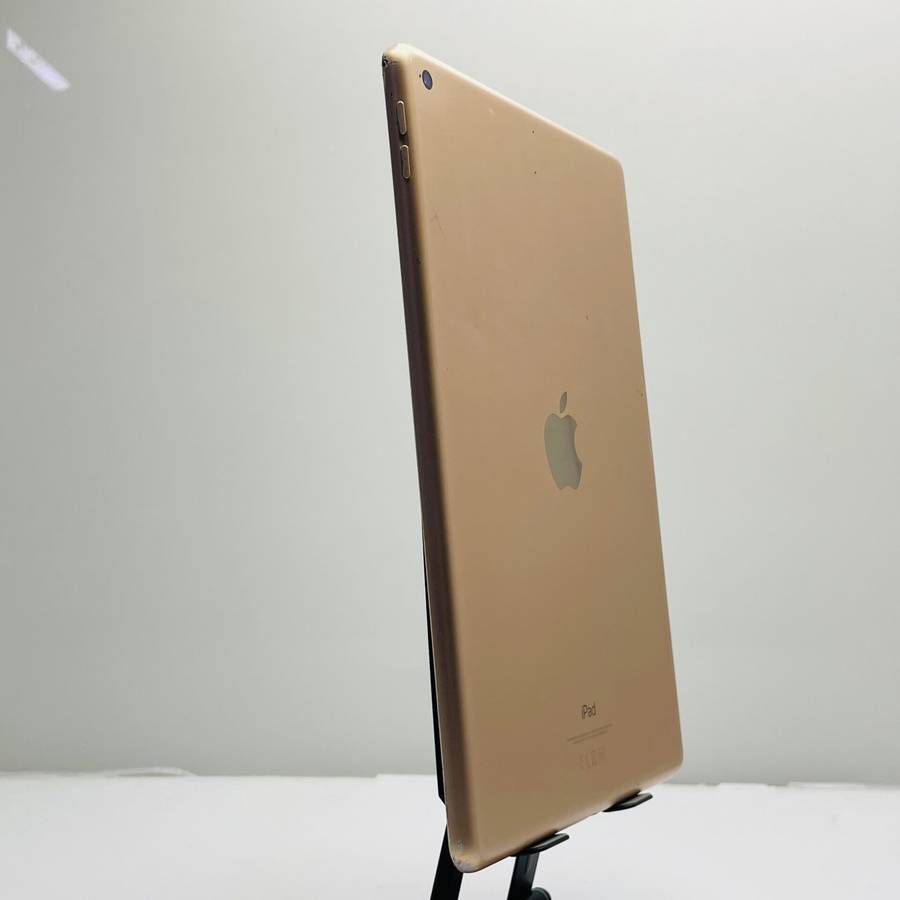 Apple iPad 10.2 7th Gen 32GB (Wifi Only) Gold  No Touch ID | Blurry Front Camera | Minor Sc...