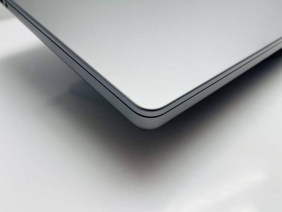 Apple Macbook Pro M1 Pro 16-Inch 10 CPU/16 GPU (2021) 16GB RAM 1TB SSD Silver - (Grade B)