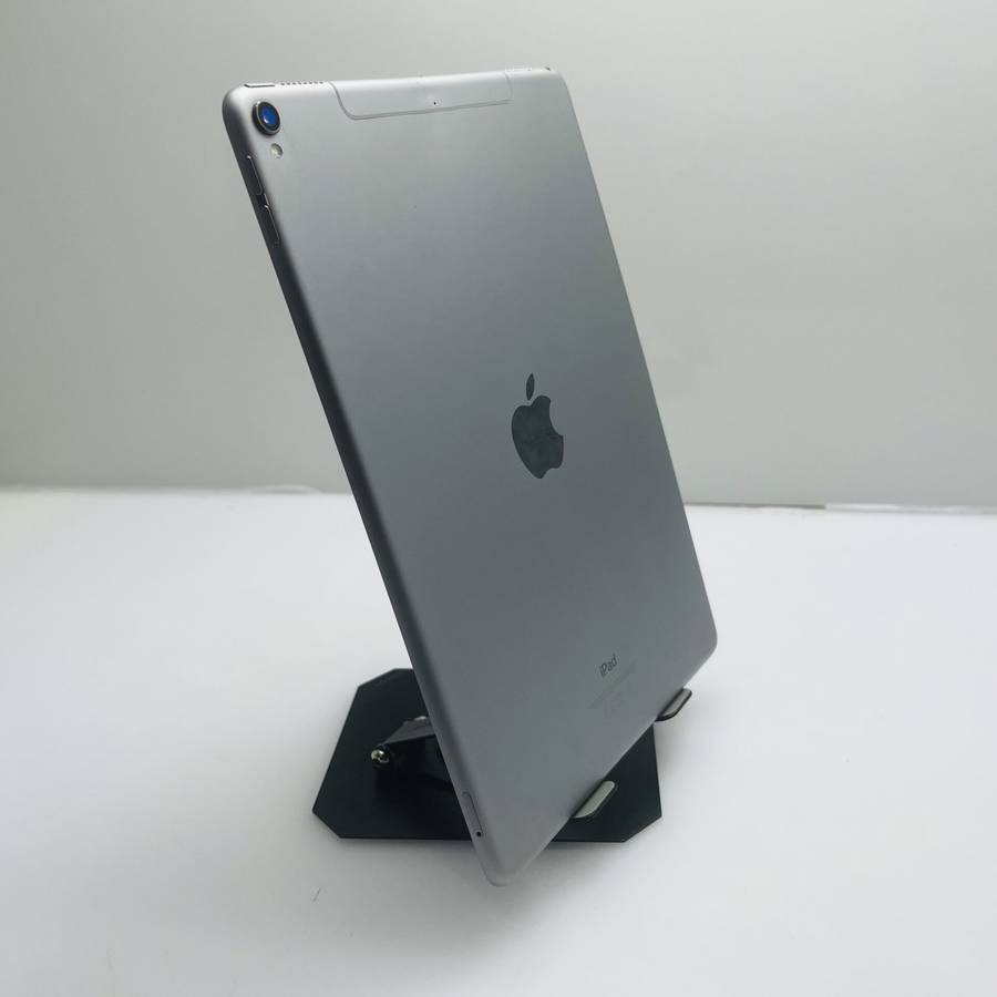 Apple iPad Pro 10.5 " (WiFi/Cell) 64GB Silver - (Grade B) - Bright Spot - No Touch ID