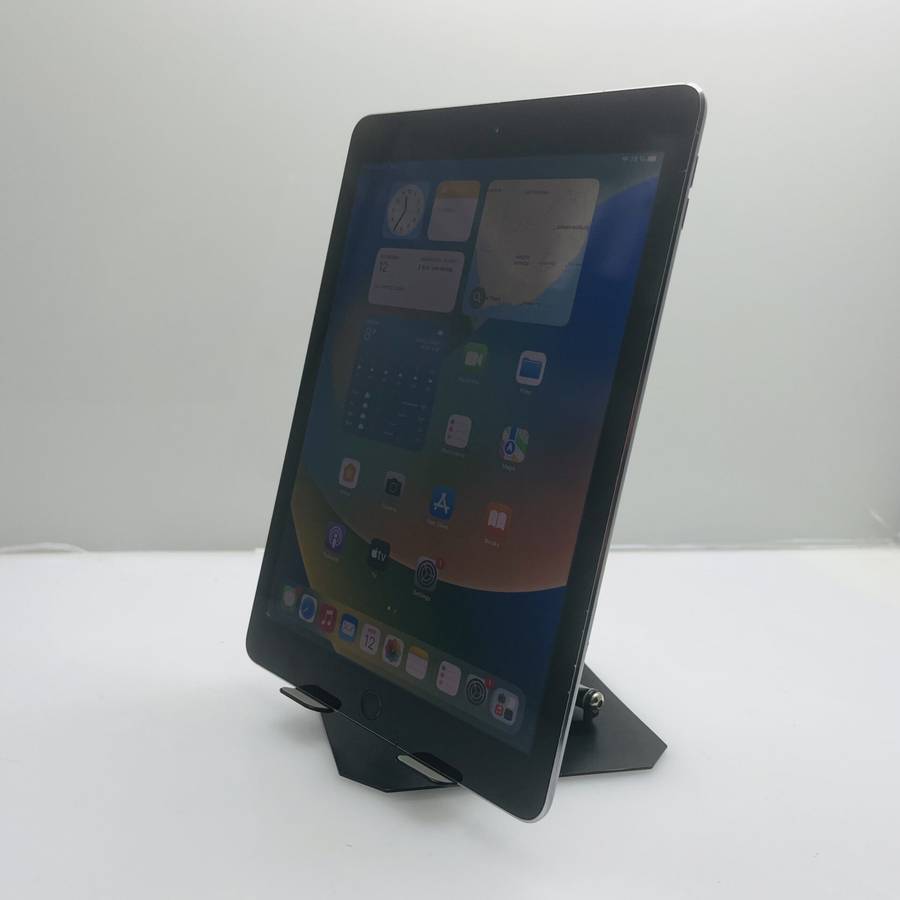 Apple iPad Pro 9.7" 1st Gen (WiFi/Cellular) 128GB Silver (Grade B) - Dim Back Light And No Touch ID