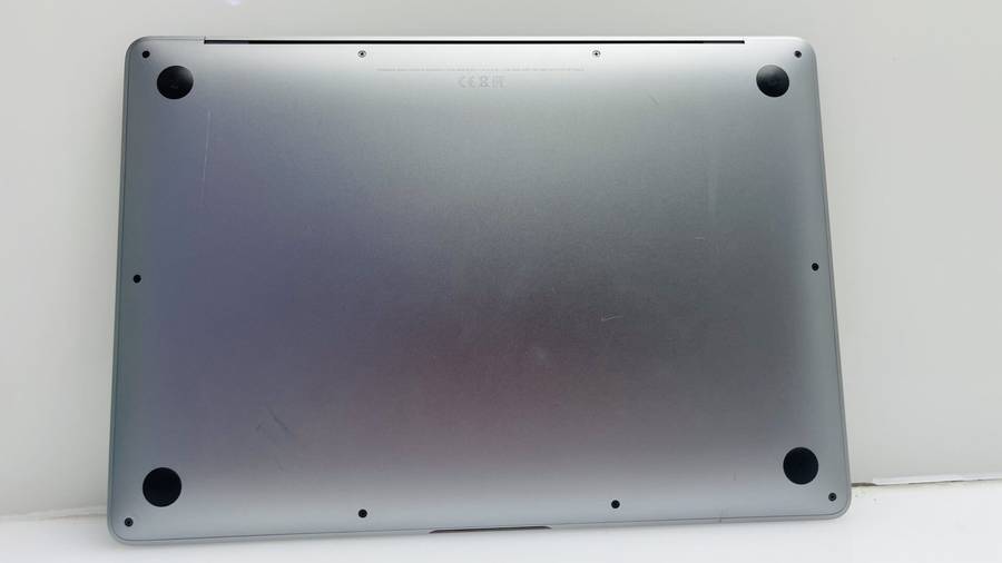 Apple MacBook Air M1 13-Inch 8 CPU/7 GPU (2020) 8GB RAM 256GB SSD Space Grey (Grade B) - Cr...