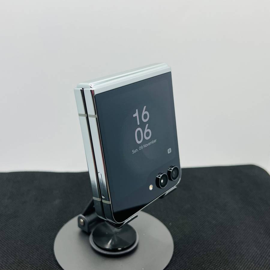 Samsung Galaxy Z Flip 5 512GB Mint  (Grade B)