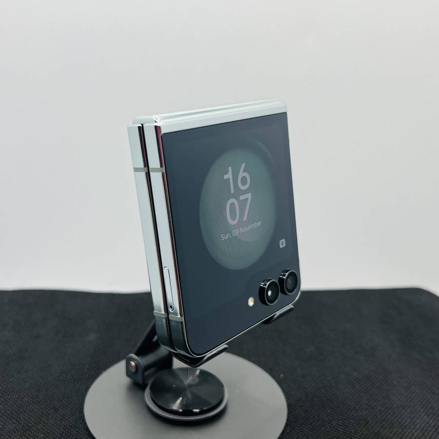 Samsung Galaxy Z Flip 5 512GB Mint  (Grade B)