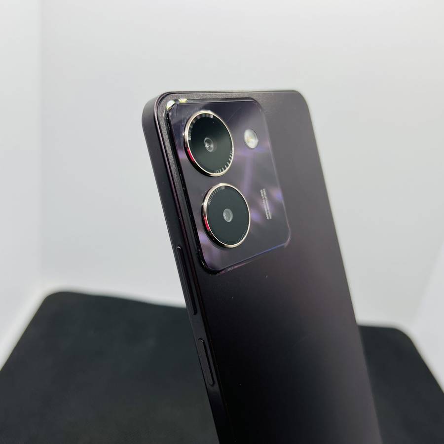Vivo Y27s 128GB Burgundy Black  (Grade B)