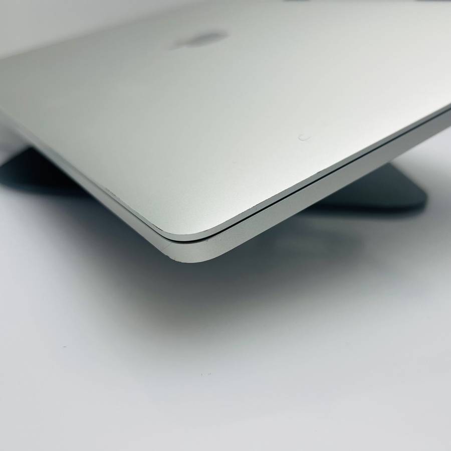Apple MacBook Pro 16-Inch Core i7 2.6GHz (TouchBar/2019) 16GB RAM 512GB SSD Silver (Conditi...